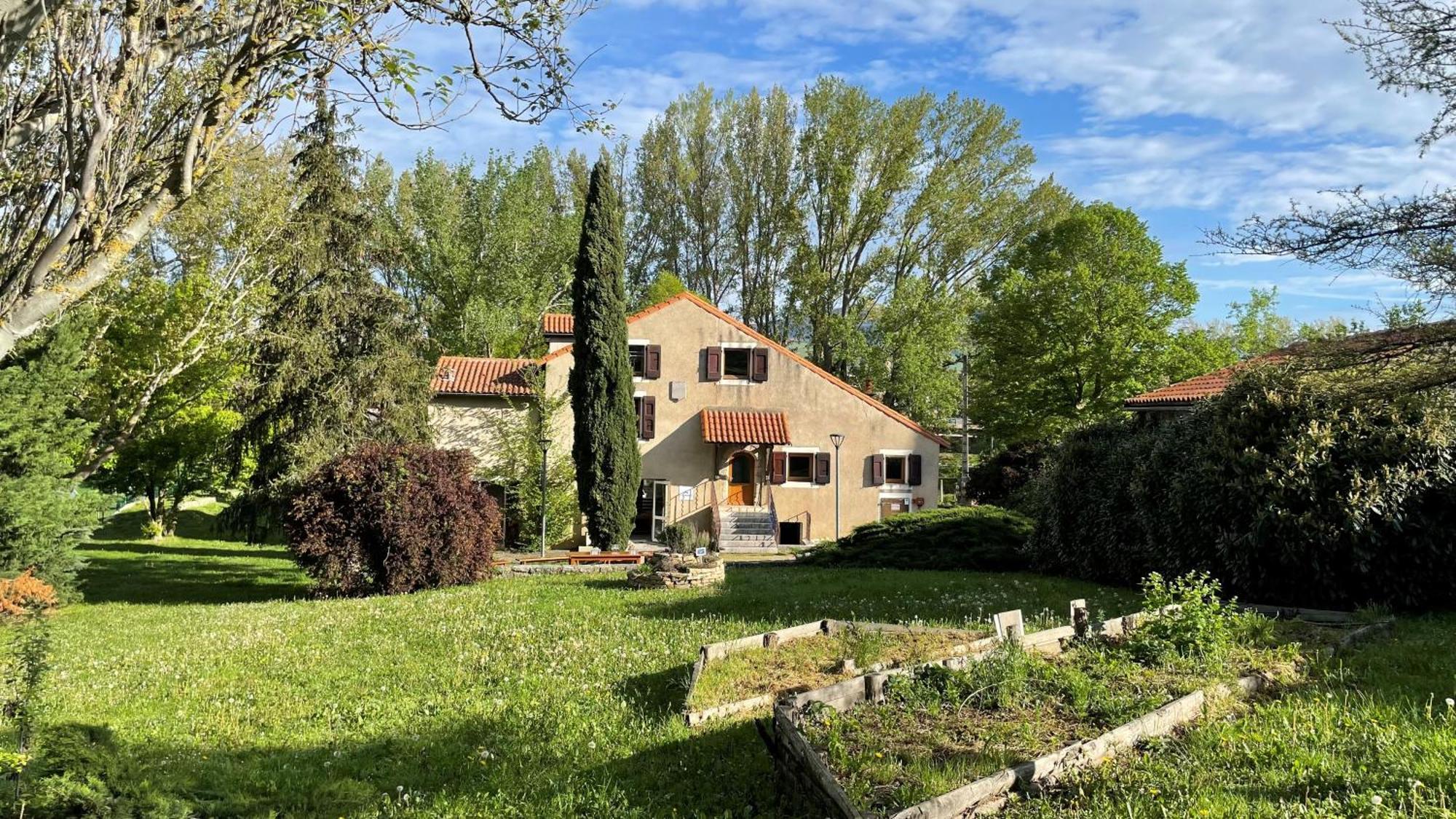 Auberge De Jeunesse Hi Millau La Maladrerie Εξωτερικό φωτογραφία