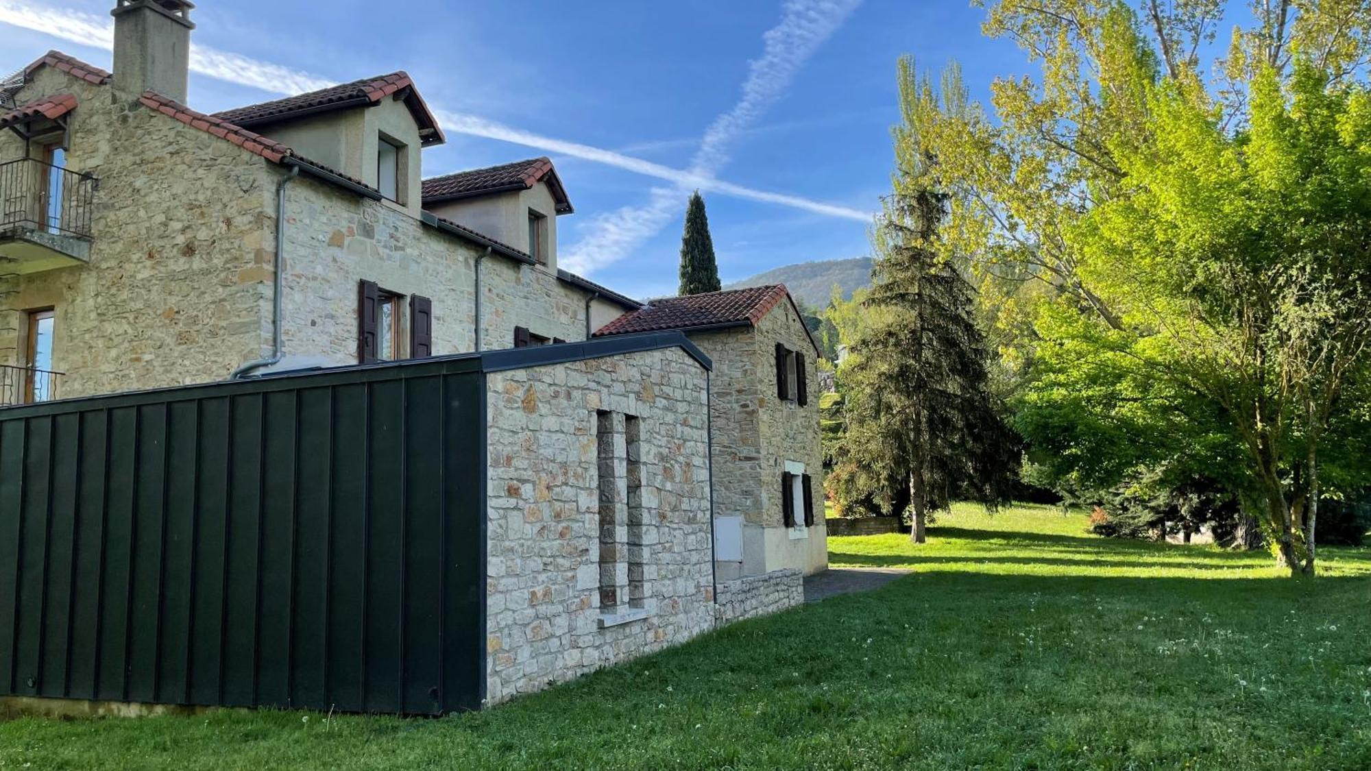 Auberge De Jeunesse Hi Millau La Maladrerie Εξωτερικό φωτογραφία